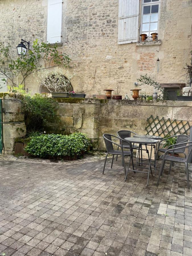 Auberge Du Boisne Villebois-Lavalette エクステリア 写真